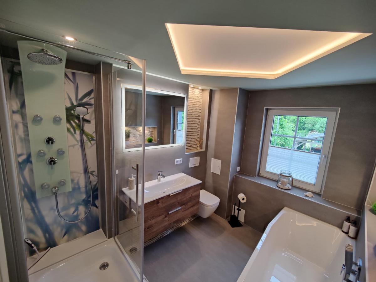 Ferienhaus Villa Adelsberg Mit Dachterrasse In Zentraler Lage Fuer Bis Zu 10 Personen 켐니츠 외부 사진