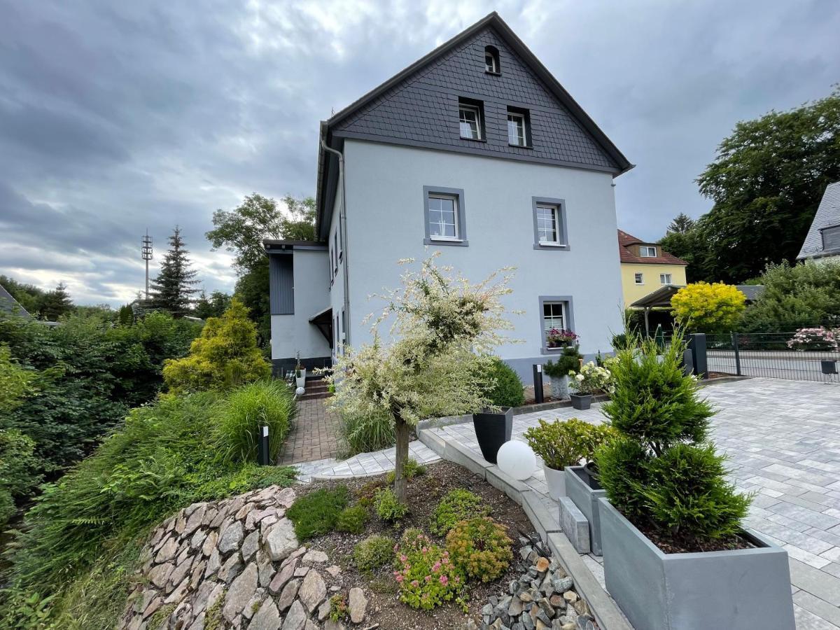 Ferienhaus Villa Adelsberg Mit Dachterrasse In Zentraler Lage Fuer Bis Zu 10 Personen 켐니츠 외부 사진